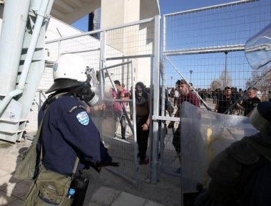 Απέραντο πεδίο μάχη ο τελικός: Ξύλο και στα επίσημα!